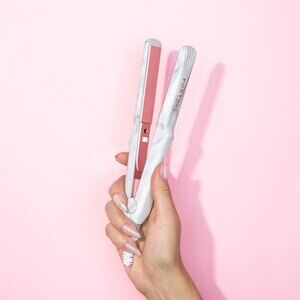foxybae Mini travel flat iron